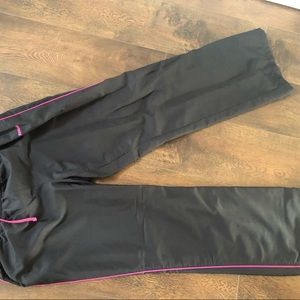 Reebok Black Athletic pants w fuschia accent